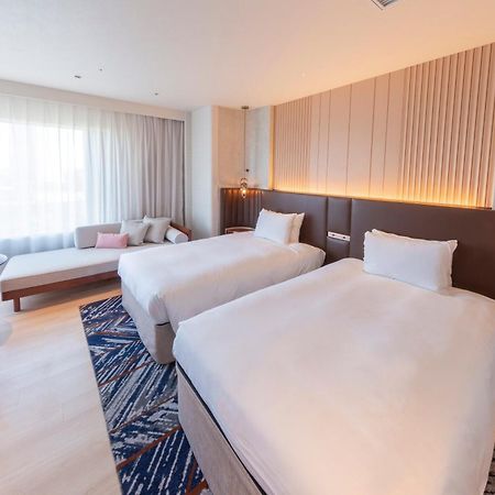 Hotel Springs Makuhari Premier Чиба Екстериор снимка