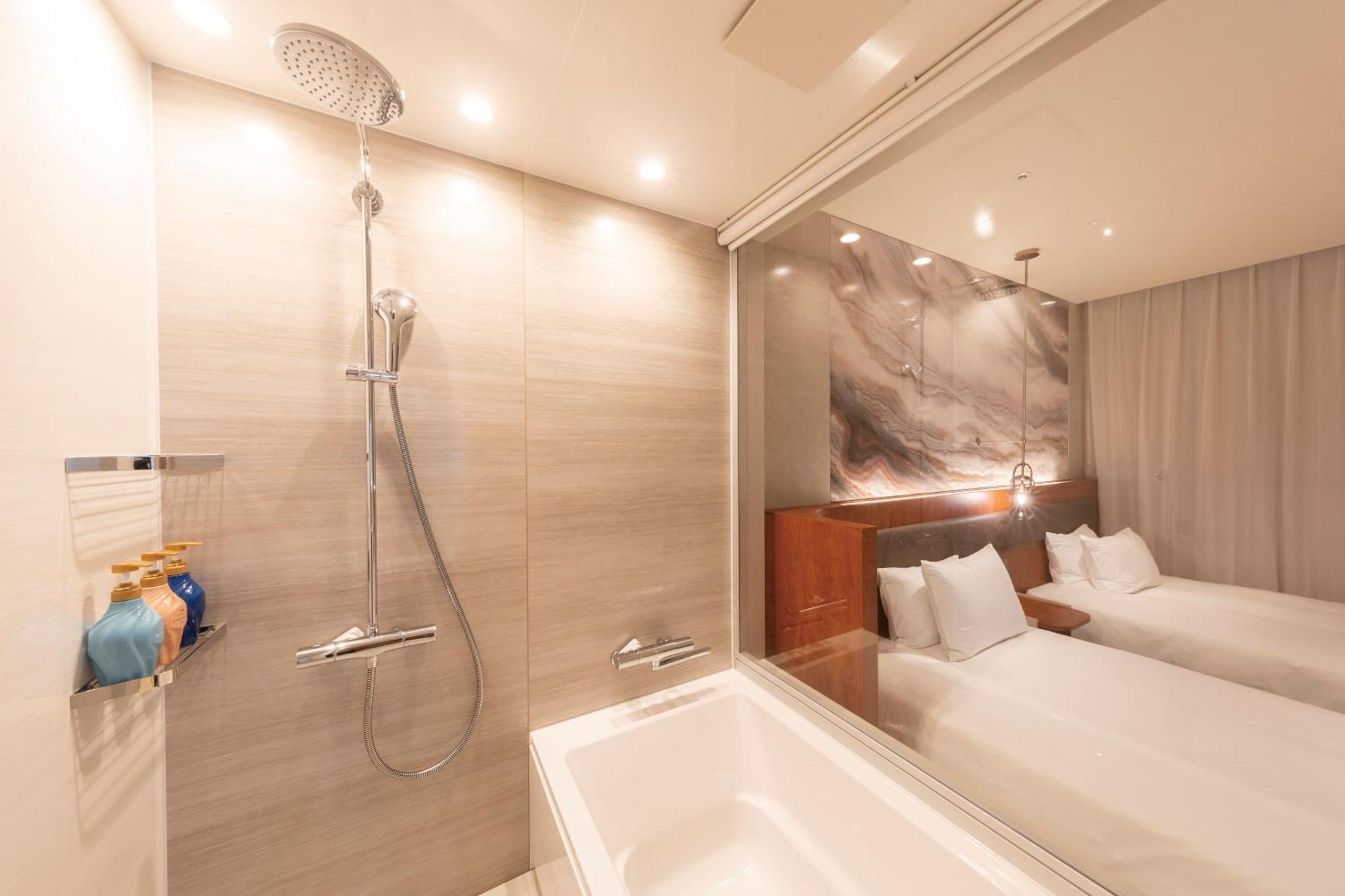 Hotel Springs Makuhari Premier Чиба Екстериор снимка
