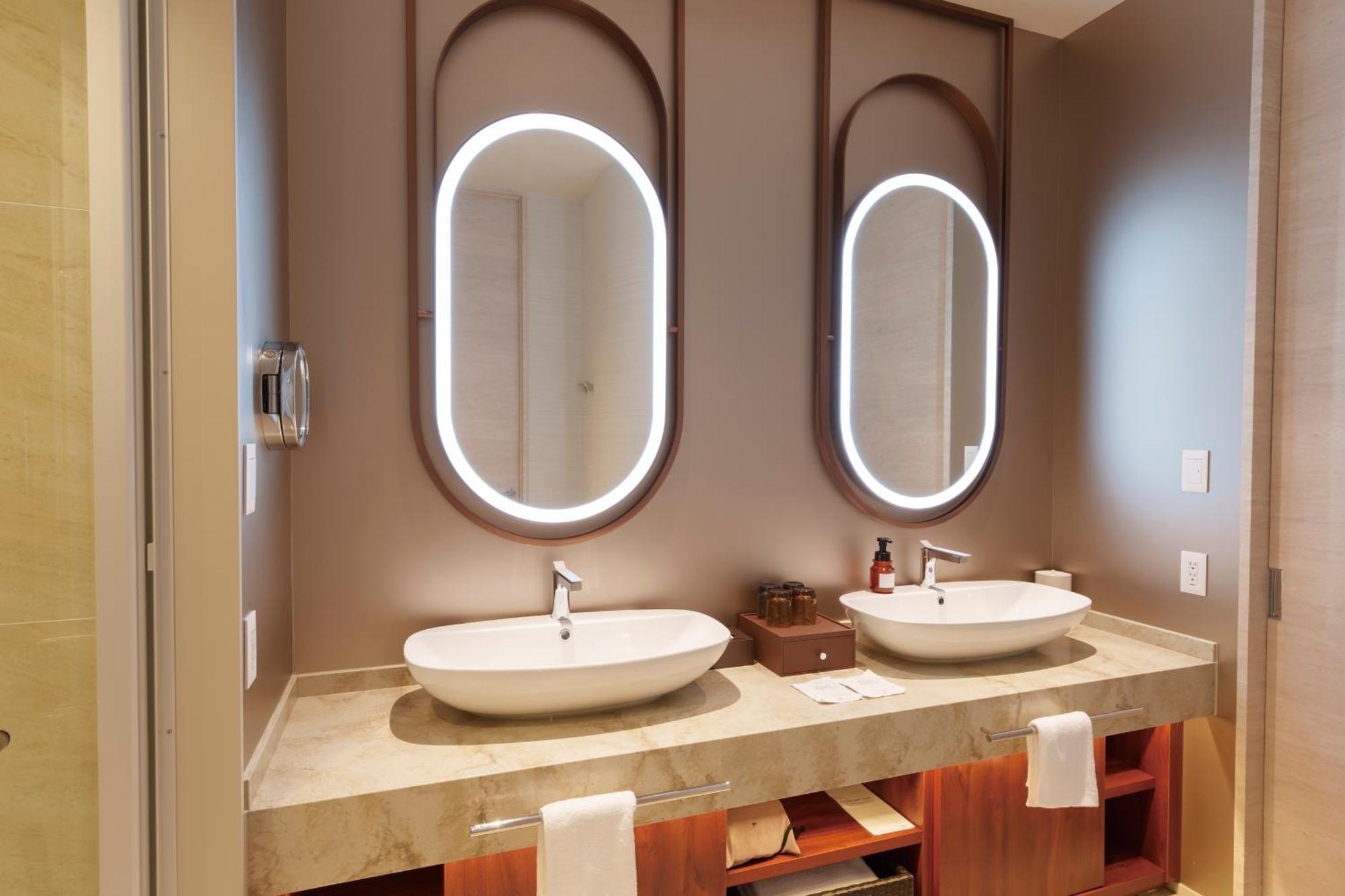Hotel Springs Makuhari Premier Чиба Екстериор снимка