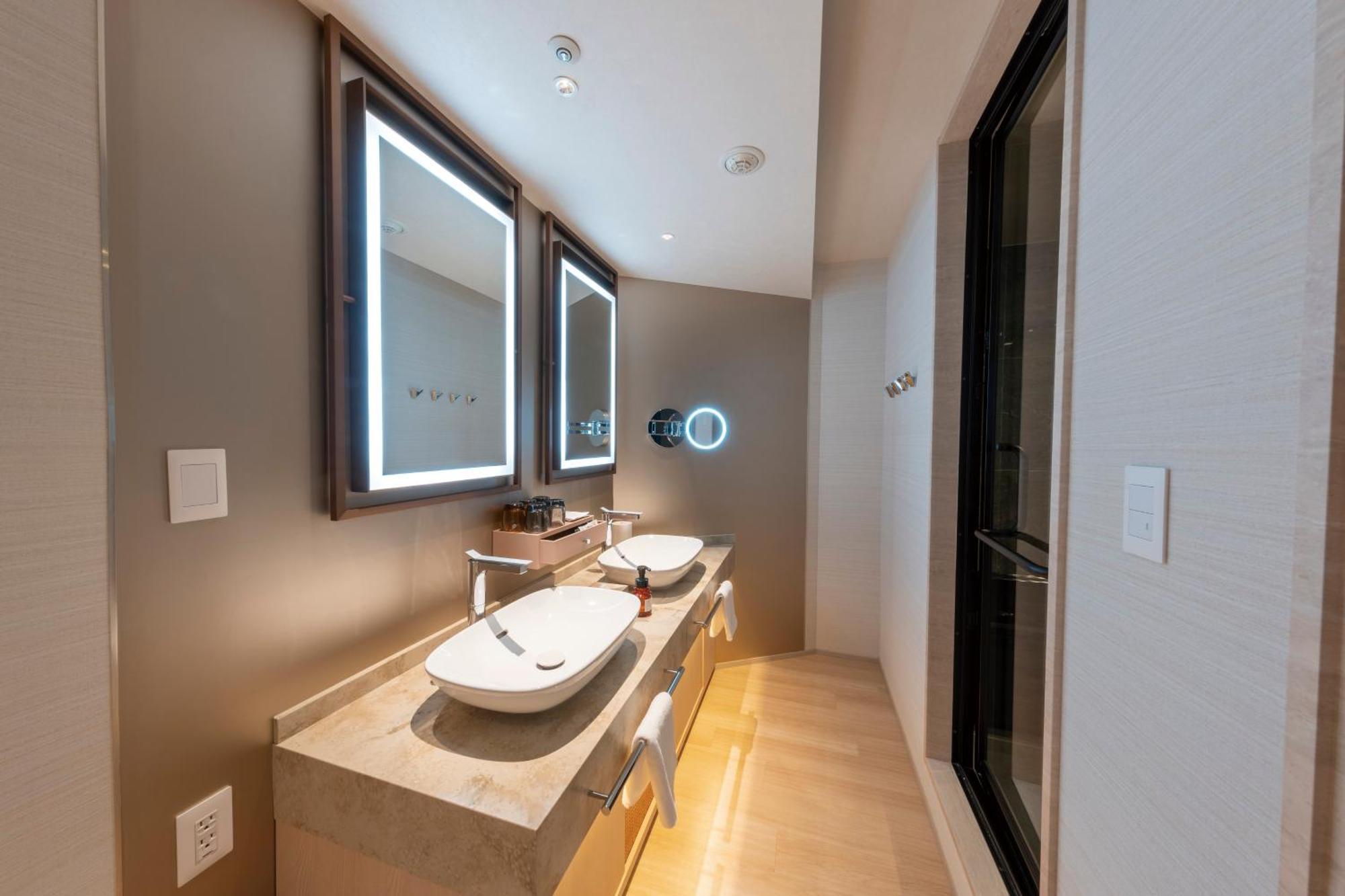 Hotel Springs Makuhari Premier Чиба Екстериор снимка